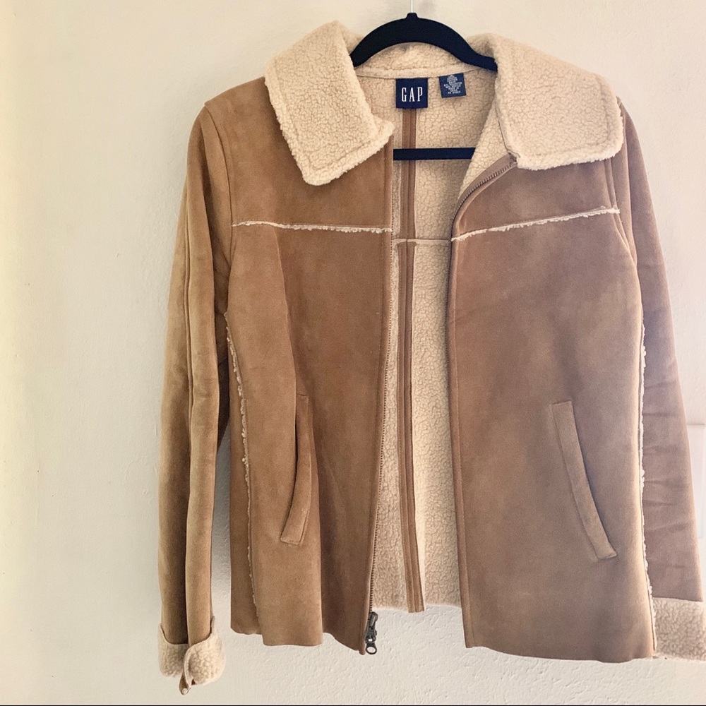 Vintage Gap leather jacket 🧥